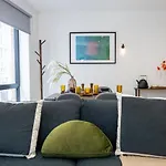 Oscar House - 1 Bed City Apartment